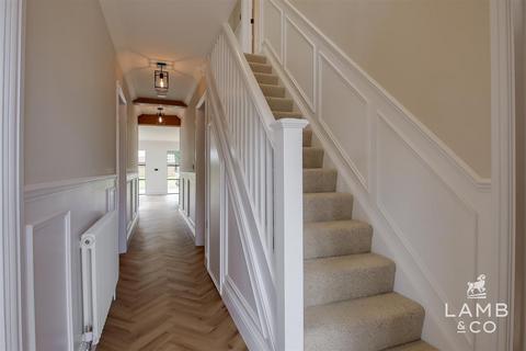 Woodview Clacton Road, Weeley Heath, Clacton-on-sea, CO16 9ED
