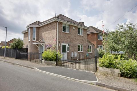 4 bedroom detached house for sale, Southwood Road, Cottingham