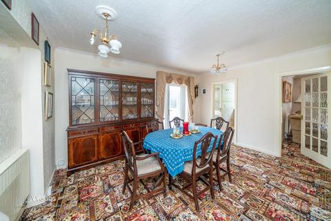 8 Hartley Drive, Aldridge, Walsall, WS9 0RY