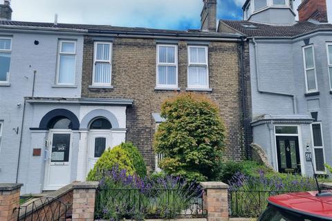 5 bedroom terraced house for sale, High Road, Gorleston