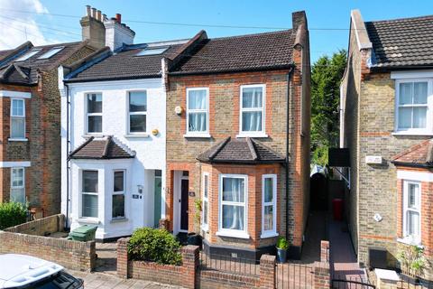 3 bedroom semi-detached house for sale, Bromley Gardens, Bromley