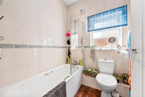 26 Bromley Gardens, Bromley, BR2 0ET