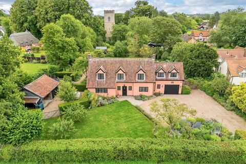 4 bedroom detached house for sale, Walsham Road, Finningham