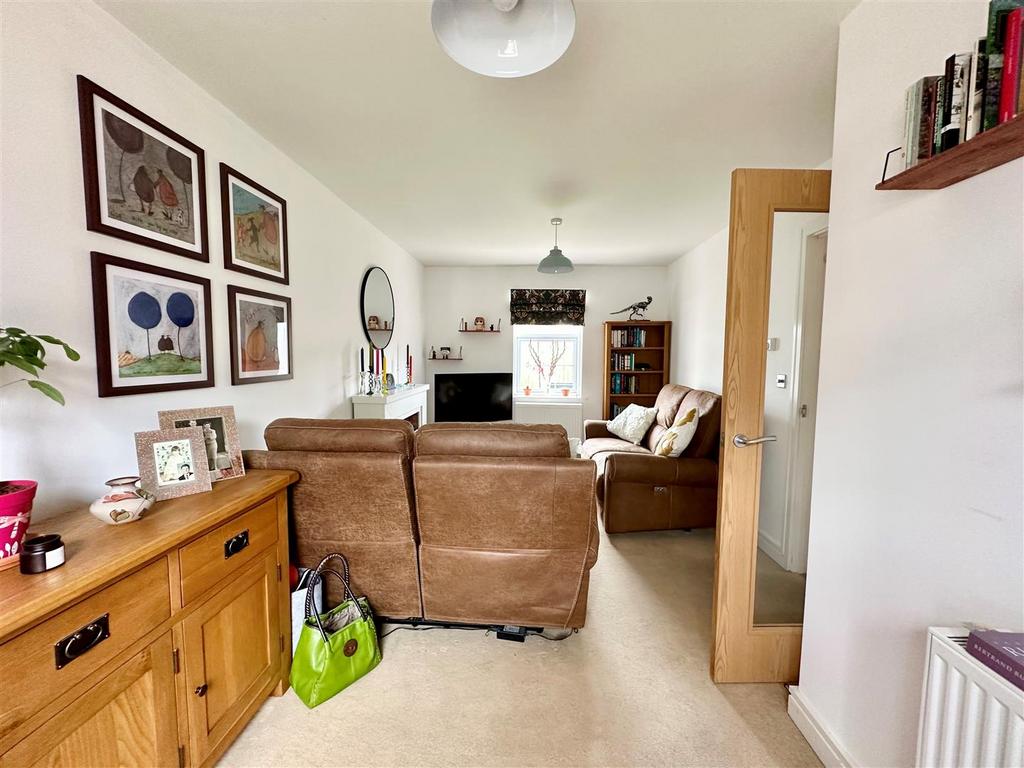 Living Room 3.jpg