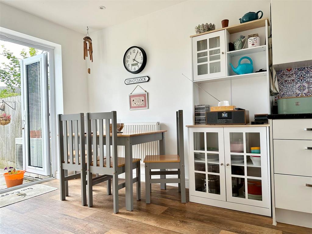 Dining Area.jpg