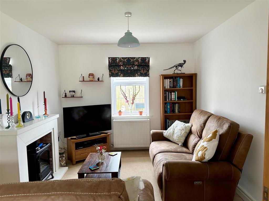 Living Room 1.jpg