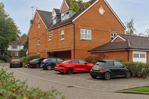 2 bedroom apartment for sale, Fitzroy Place, Reigate