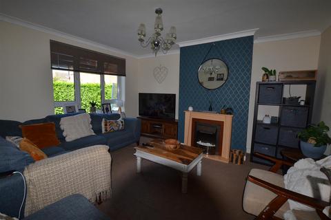 27 Cheaton Close, Leominster, HR6 8EN