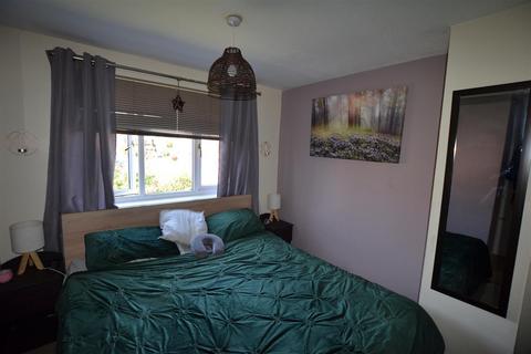 27 Cheaton Close, Leominster, HR6 8EN