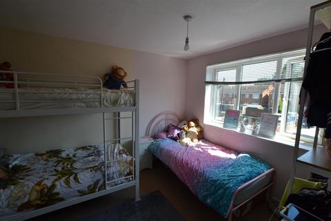 27 Cheaton Close, Leominster, HR6 8EN