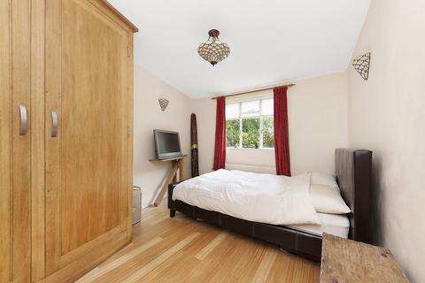 2 bedroom house to rent, The Coach House, SW19