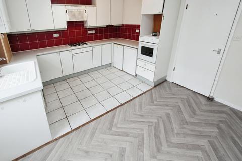 3 bedroom terraced house to rent, Barkla Close, Clifton, NG11