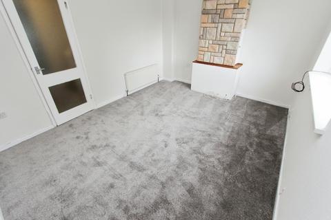 3 bedroom terraced house to rent, Barkla Close, Clifton, NG11