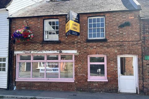 Retail property (high street) to rent, High Street, Edenbridge