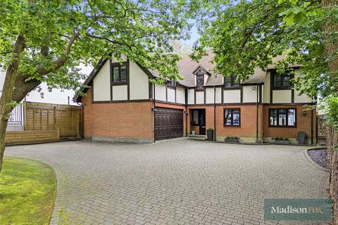 5 bedroom detached house for sale, Manor Road, Essex IG7