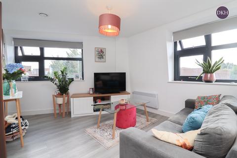 2 bedroom apartment to rent, The Parade, Watford WD17