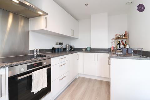 2 bedroom apartment to rent, The Parade, Watford WD17
