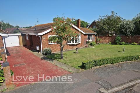 3 bedroom bungalow for sale, Whinnetts Way, Pulloxhill