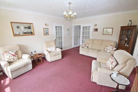 3 bedroom bungalow for sale, Whinnetts Way, Pulloxhill