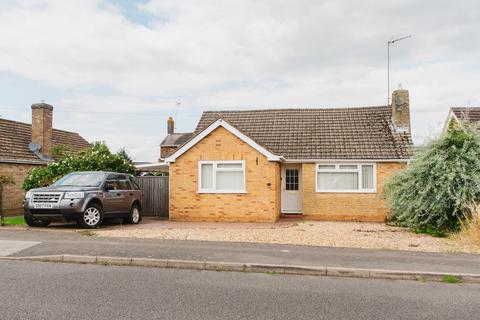 3 bedroom detached bungalow for sale, Horton Drive, Middleton Cheney, OX17