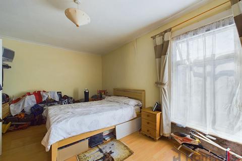 2 bedroom terraced house for sale, Frederick Street, Sittingbourne, Kent, ME10 1AU