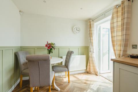 48 Exhibition Road, Crediton, EX17 1BY