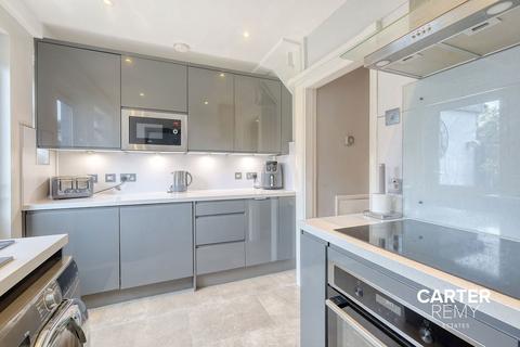 2 bedroom terraced house for sale, Bellhouse Road, Romford, RM7