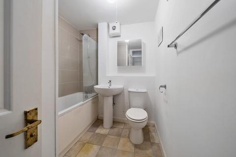 1 bedroom flat for sale, Aylesbury,  Buckinghamshire,  HP21