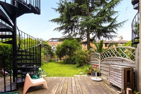 42a Campbell Road, London, E3 4DT
