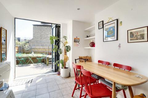 62 Barrett Road, London, E17 9ET