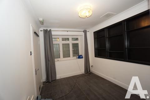 1 bedroom flat to rent, 230 Seven Sisters Road, London N4