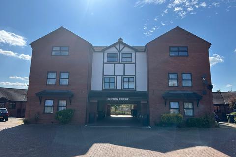 2 bedroom apartment to rent, Bicton Avenue, Worcester, Worcestershire, WR5