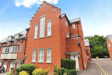 21 Greensleeves Drive, Warley, Brentwood, CM14 5WD