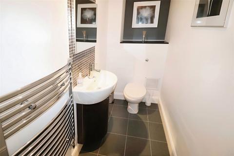 21 Greensleeves Drive, Warley, Brentwood, CM14 5WD