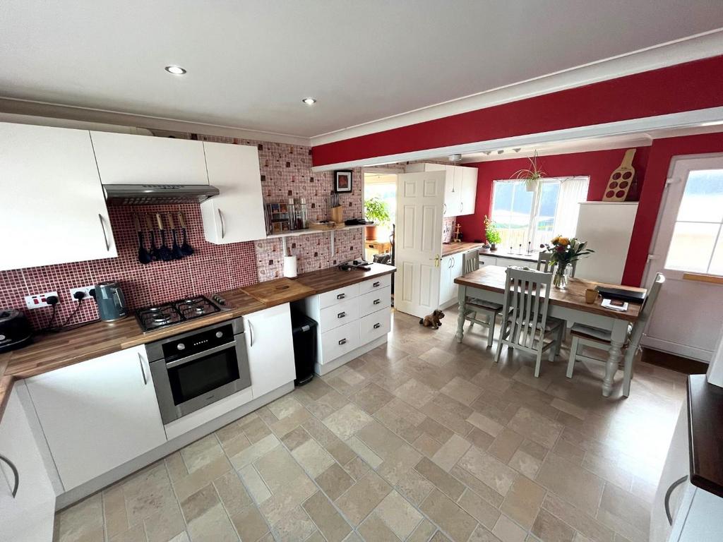 Kitchen Doner 1.jpg