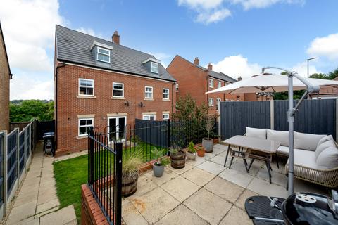 42 Pipit Walk, Hemel Hempstead, HP3 0FR