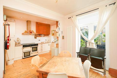 10 Linscott Road, Sheffield, S8 0HF