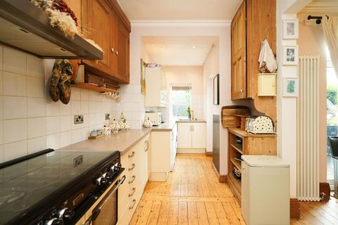 10 Linscott Road, Sheffield, S8 0HF