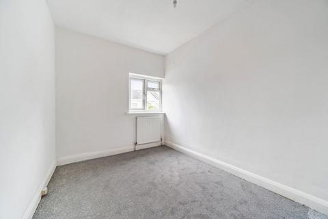 27 North Crescent, London, N3 3LL