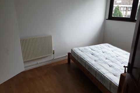 3 bedroom maisonette to rent, St. John's Estate, London N1
