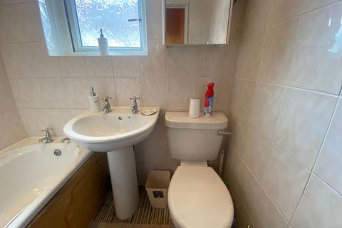 268 Fields New Road, Chadderton, Oldham, OL9 8NZ