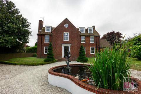 5 bedroom detached house for sale, Elvington Lane, Hawkinge, Folkestone, Kent CT18 7AF