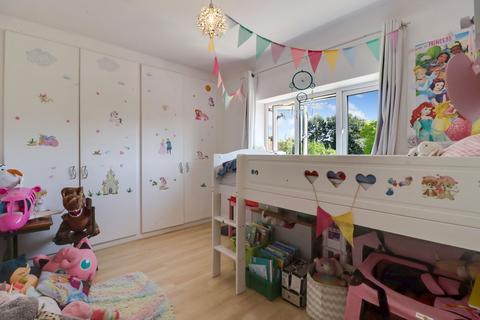 27 Approach Road, West Molesey, KT8 2LL