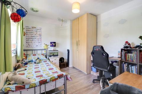 27 Approach Road, West Molesey, KT8 2LL