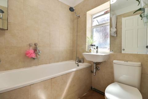 27 Approach Road, West Molesey, KT8 2LL