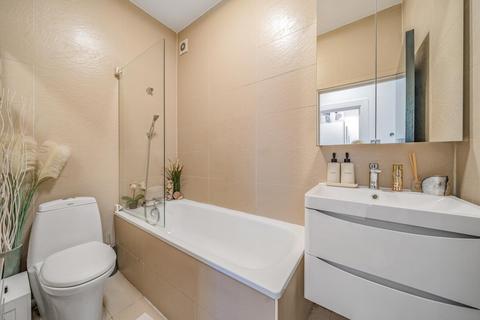 33 Clements Road, London, SE16 4DW