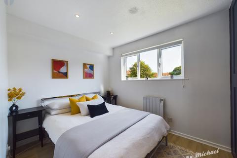 33 Garron Close, Aylesbury, HP21 9LZ