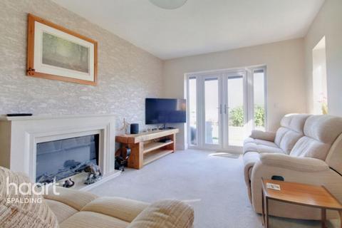 66 Austendyke Road, Weston Hills, Spalding, PE12 6BX