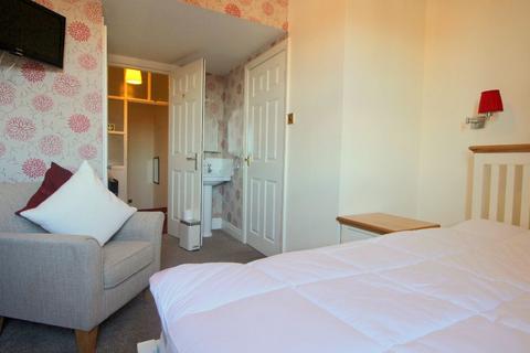 1 bedroom in a house share to rent, Bootham Guest House,  Bootham Crescent, York