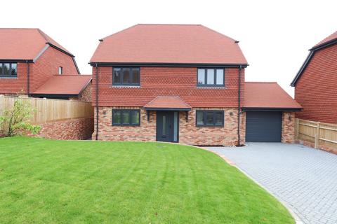 4 bedroom detached house for sale, Bradshaw Close , Guestling, TN35